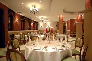 VILLA TRADYCJA noclegi hotel Białystok konferencje restauracje wypoczynek w Polsce